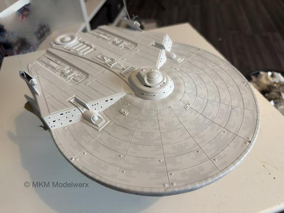 Top of the saucer section showing the subtle difference between the two shades of light grey.
