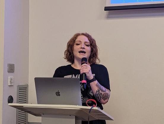 Portrait of Ines during her talk