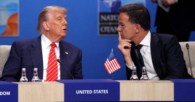 Le président américain, Donald Trump, et le secrétaire général de l'Otan, Mark Rutte, le 25 juin 2025 à La Hague.