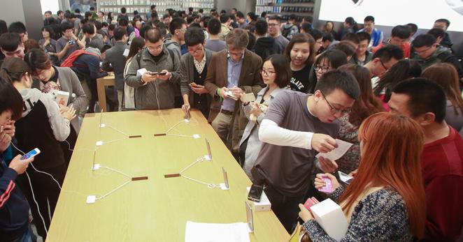 At the opening of an Apple store in Parkland Mall in the Chinese city of Dalian, in 2015.