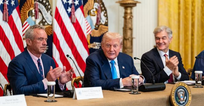 President Trump on Wednesday at the White House with Health Secretary Robert F. Kennedy Jr., left, and Mehmet Oz, the administrator for the Centers for Medicare and Medicaid Services. President Trump on Wednesday at the White House with Health Secretary Robert F. Kennedy Jr., left, and Mehmet Oz, the administrator for the Centers for Medicare and Medicaid Services.
