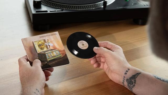 Tiny Vinyl release 4-inch records