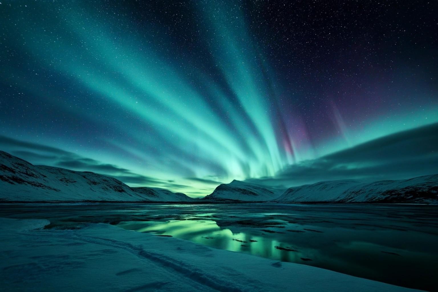Image with seed 1258911238 generated via Stable Diffusion through @stablehorde@sigmoid.social. Prompt: the arctic night sky with aurora borealis in the shape of a snowflake