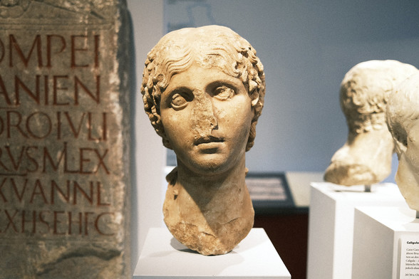Agrippina the Elder (14 BC - 33 AD), 1st century AD, found: unknown. Vipsania Agrippina was a granddaughter of Emperor Augustus and married his great-nephew and designated successor Germanicus. As commander-in-chief of the Rhine troops, Germanicus and his family stayed in Cologne in the years 13-16 AD. His wife was instrumental in helping him put down a mutiny of the Rhine legions in 14 A.D. A year later, she gave birth to their daughter Agrippina the Younger in Cologne.