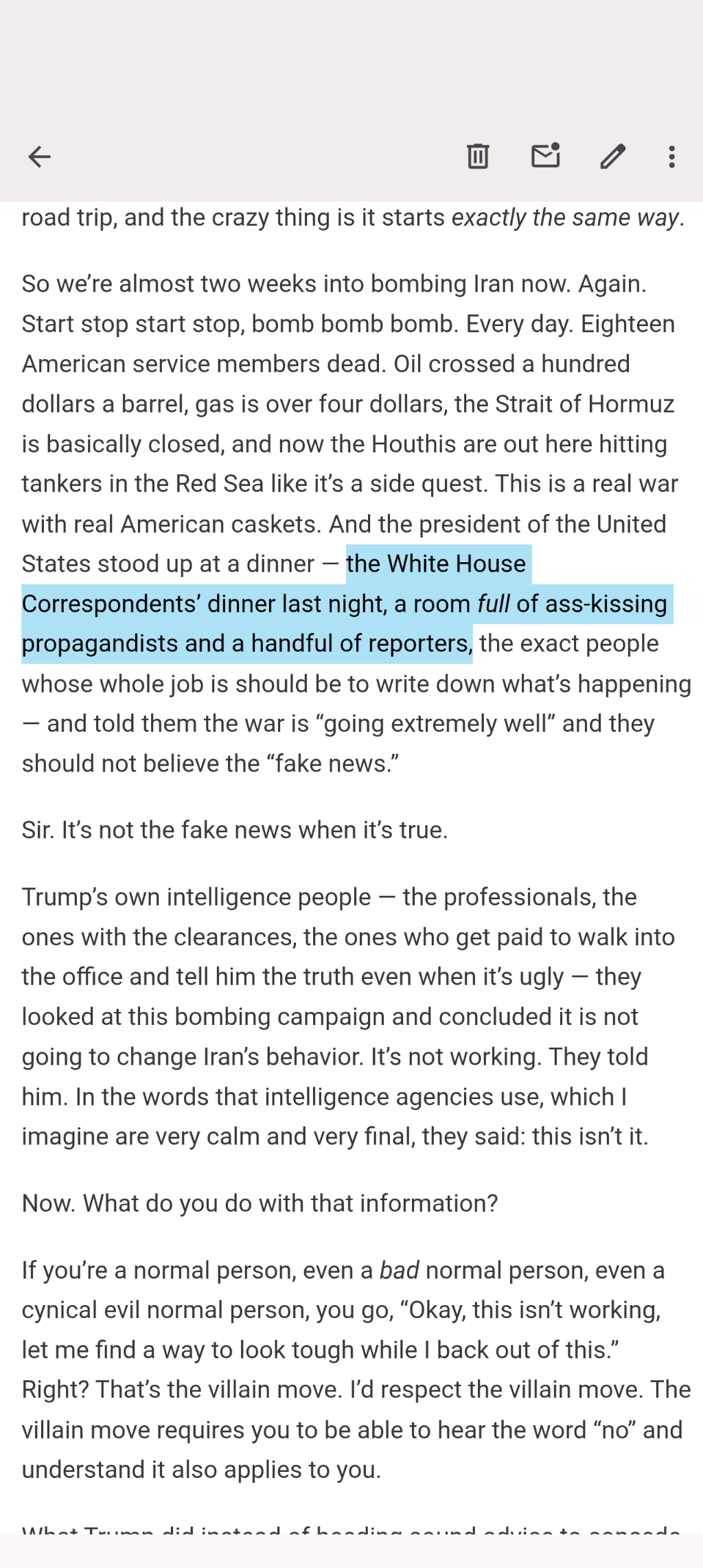 Part of a newsletter with "the White House Correspondents’ dinner last night, a room full of ass-kissing propagandists and a handful of reporters," highlighted.