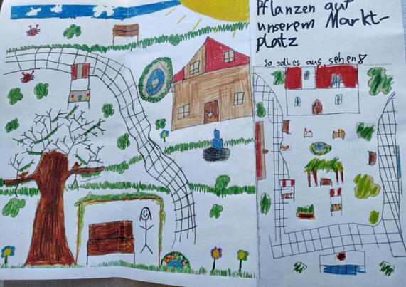 Flyer zur Petition. Gemaltes Kinderbild (Haus, Brunnen, Wege, Bäume, Sträucher) mit Schriftzug „Mehr Pflanzen auf unserem Marktplatz“