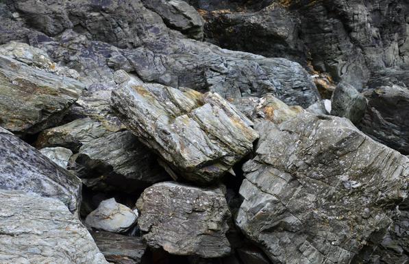 Closer view of boulders.