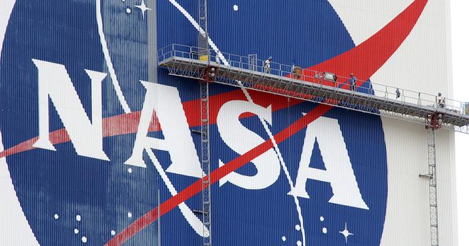 NASA VAB logo painting