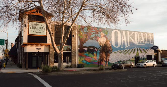 As time has gone on, traditional news outlets in Oakdale, Calif., have slowly disappeared.
