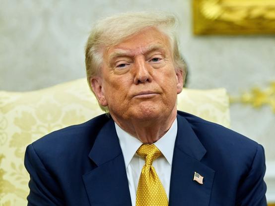 Trump hosts Qatar’s PM for private dinner, meets Bahrain crown prince | Business and Economy News