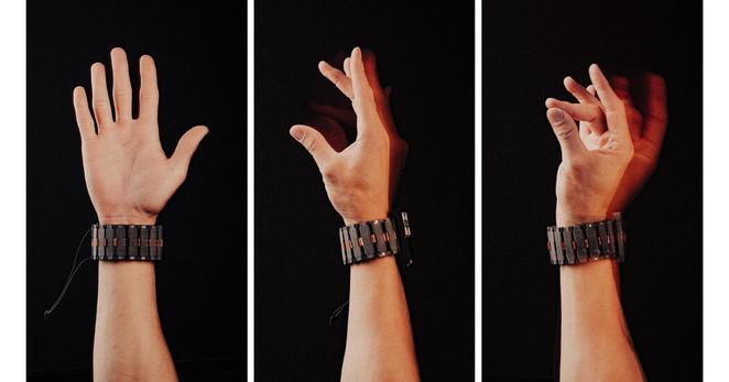 With a tap of thumb against forefinger, you can open an app on your desktop computer when using an experimental bracelet that reads the electrical signals pulsing through your muscles when you move your fingers.