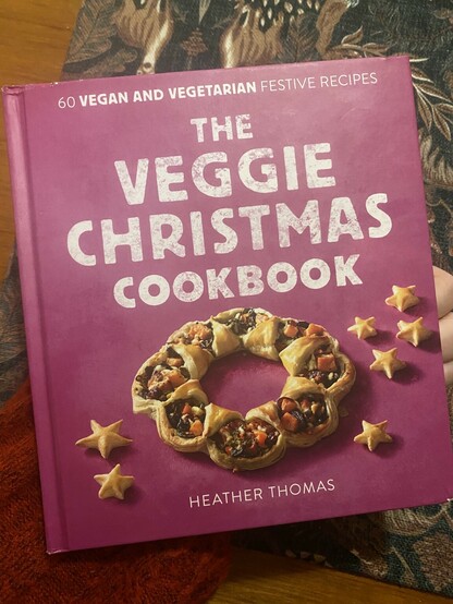 Forsiden på kokeboken The Veggie Christmas Cookbook.