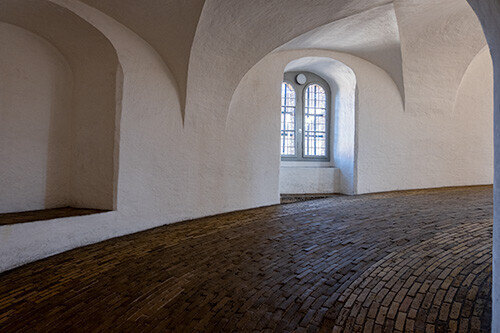 Bilde fra innsiden av Rundetårn på vei opp tårnet.