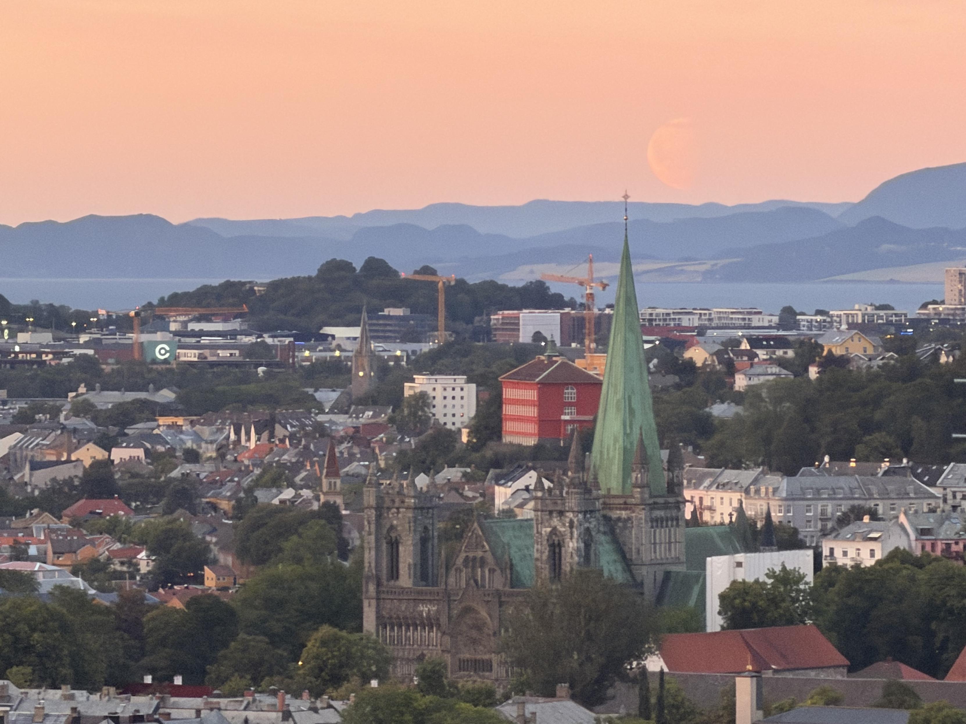 Faint Moon above Nidarosdomen, just slightly aside of the top of the cathedral