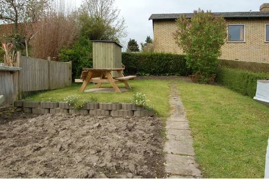 Before picture of the garden. It's nice, tiny, and easy to keep. And boring, so utterly boring