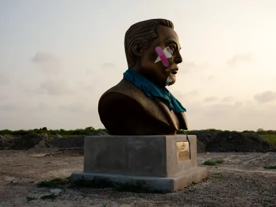 elon musk, beat up, alone in the desert