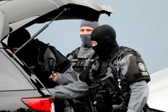 Armed man detained after holding tourist hostage in downtown Reykjavík