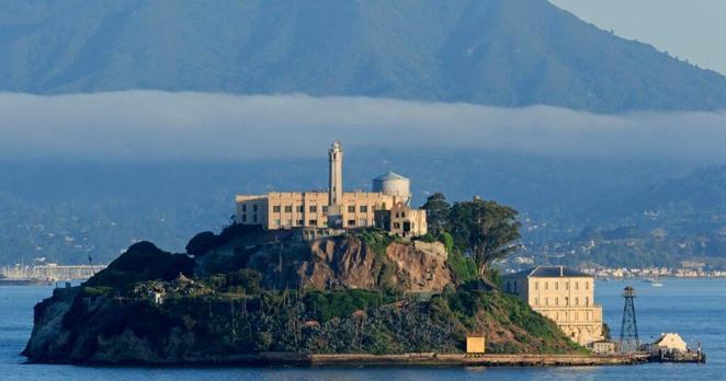 Comment le cinéma a nourri le mythe de l’île-prison