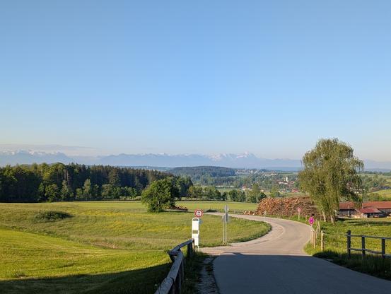 Bergpanorama von der Ludwigshöhe.