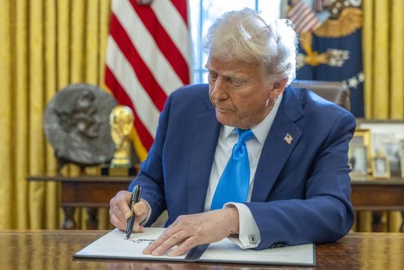 For third straight day, Trump administration imposes Iran-related sanctions amid nuclear talks
