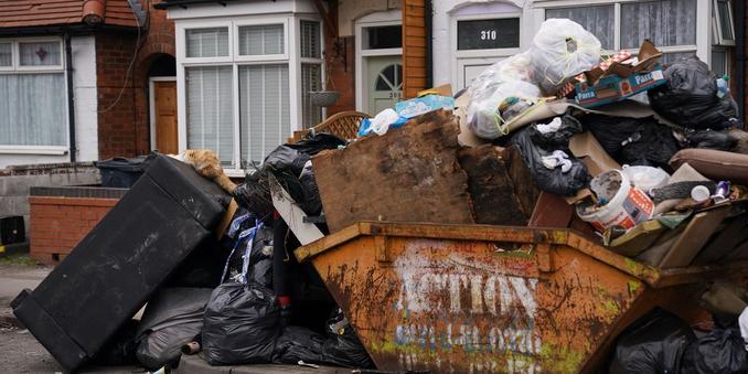 Workers 'poised to strike across ENTIRE country' amid Birmingham crisis