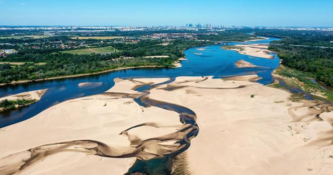 Image of low river flow level seen from bird's eye