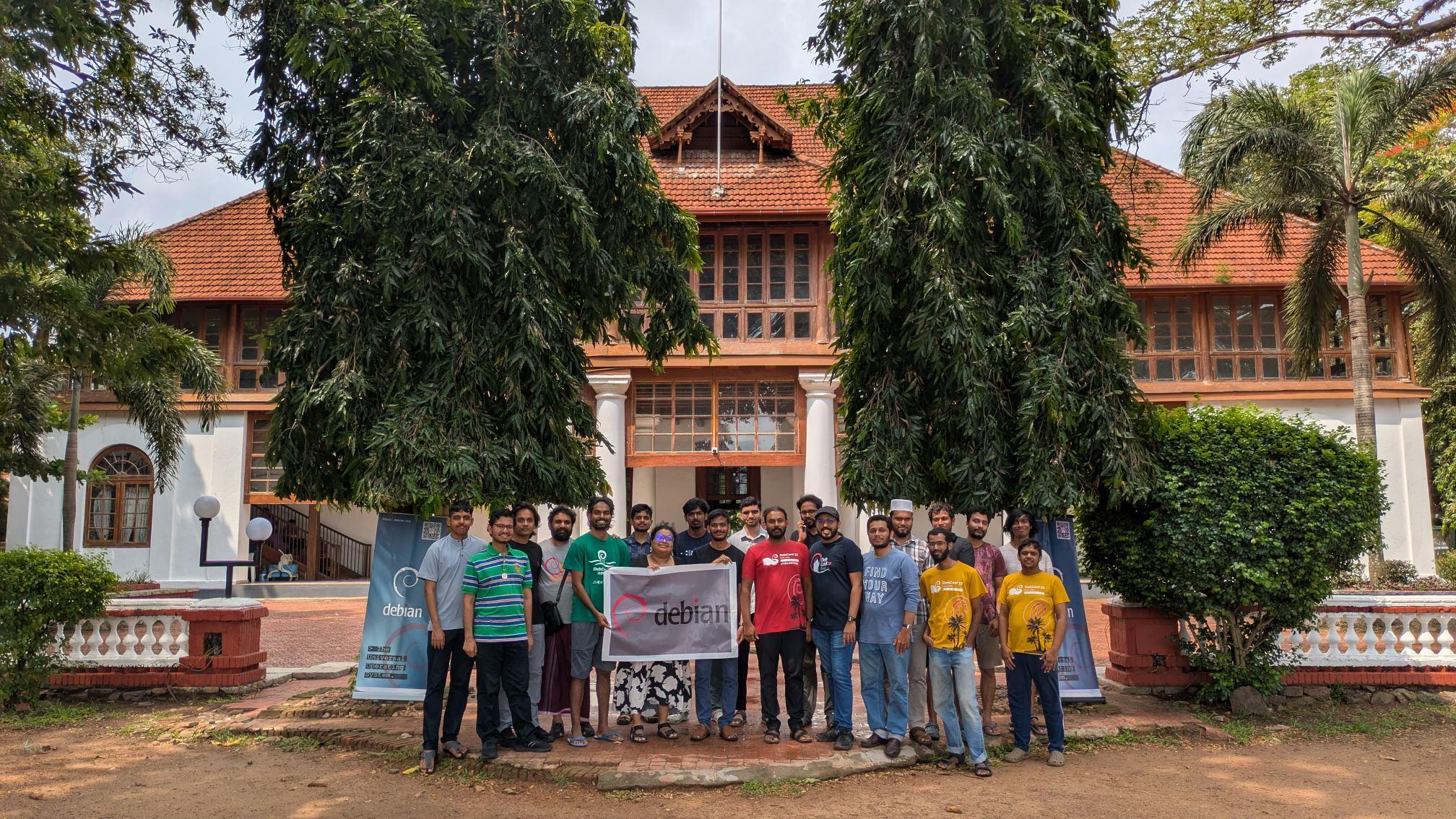 Group photo with Bolgatty Palace in the background