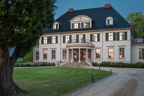 Immenhof im Sonnenuntergang