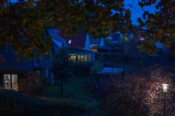 Haus im herbstlichen Regenwetter.