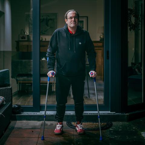 Ich mit Adidas Samba XLG "Noble Maroon" auf dem Weg zur Reha