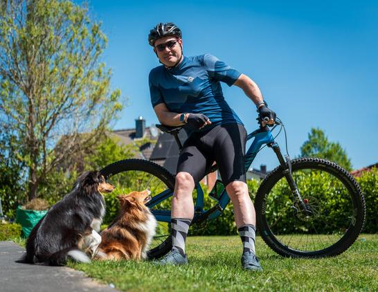Hunde die mit auf die Biketour wollen
