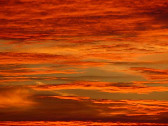 Himmel mit glutstreifen