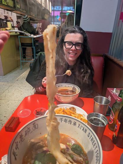 Very long noodles, Maj looks on