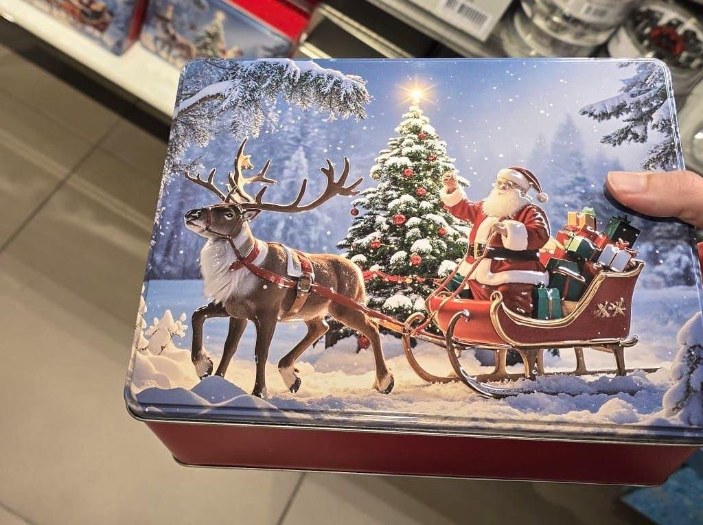 Finde den Fehler: Kann das Rentier mit seinem fünften Bein die Geschenke des Weihnachtsmanns jetzt noch schneller ausliefern