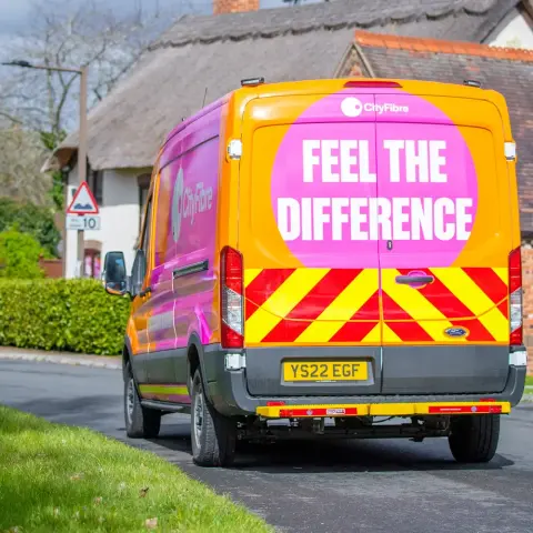 CityFibre-2025-van-feel-the-difference-from-back