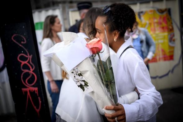 "Stressés", les camarades de la lycéenne tuée reprennent les cours à Nantes