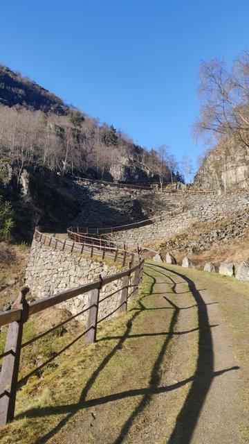 Alte "Straße" in Norwegen. 20% Steigung. Die noch ältere Straße hatte 25% Steigung.
