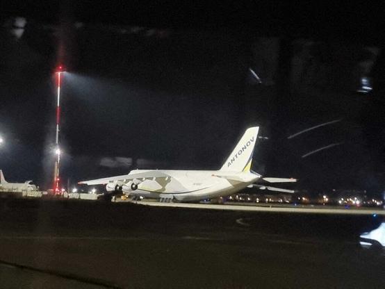 c'était quoi ce gigantesque avion qui s'est posé à l'aéroport ?
