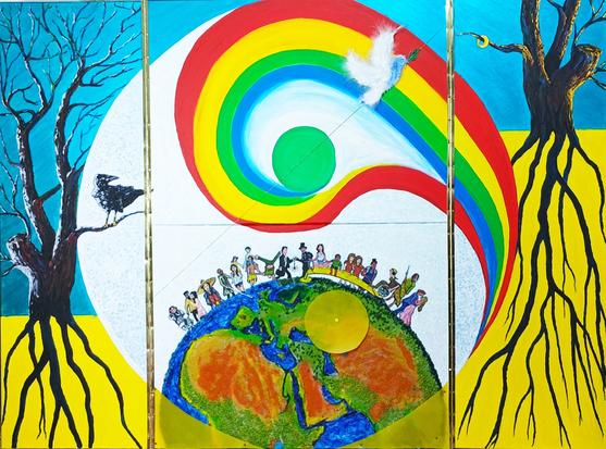 Ein großes Gemälde aus vier Teilen mit einer Breite von 160cm und einer Höhe von 120 cm. Im Zentrum ein großer Kreis mit angedeutetem Yin und Yang Symbol. Eingearbeitet ein Globus mit vielen, bunten, einander verbundenen Menschen darauf, Regenbogen und aus echten weißen Federn eine Friedenstaube sowie rechts und links nahezu tot wirkende Bäume und Wurzeln sowie links eine Rabenkrähe und rechts an entsprechender Stelle im Baum ein goldener Ring über einem Ast.
Die Bild-Viertel links und rechts sind mit Scharnieren am Mittelteil befestigt, sodass die Leinwandflügel geöffnet (Foto), aber auch geschlossenen werden können.