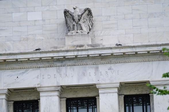 Fed officials, citing uncertainty, reiterate patient policy stance