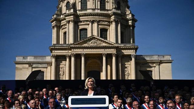 Le-Pen-Urteil versetzt Frankreich in Aufruhr – und führt zum Umfrage-Knall