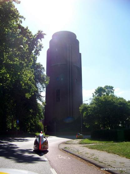 Rather a nice watertower in Stadskanaal. But no-where that I could refill my nearly empty bidons.