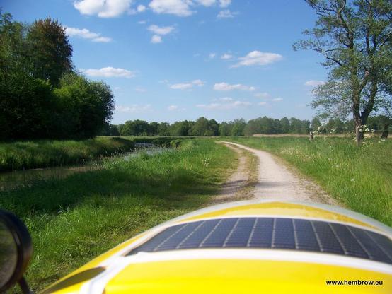 Bumpity bumpity bump along this very very rural cyclepath. I've not gone this way in many years and thought I should check it out. It's really only suitable for two wheelers, and then only in the summer when it's dry (which it was today).