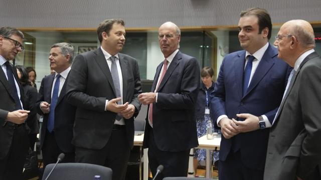 European economist says Russia's economy is strained due to the Ukraine war and sanctions