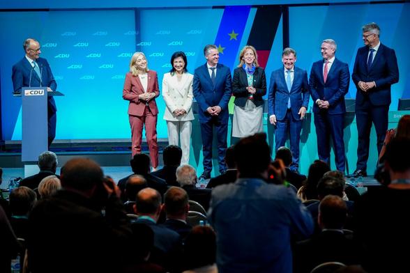 Merz schaut auf 7 CDU Minister
