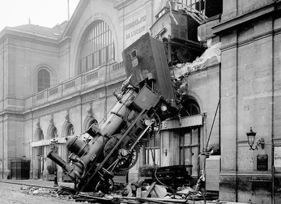 Train wreck at Montparnasse 1895, Quelle: wikipedia