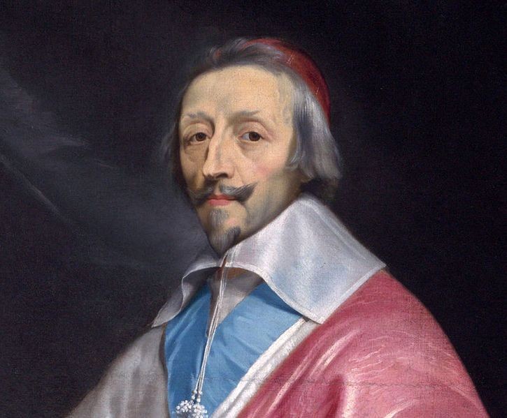 Peinture représentant Richelieu, vêtu d’une robe rouge et bleue avec une écharpe blanche. Il porte un collier et une croix. Le fond est sombre pour mettre en valeur le sujet de la peinture.