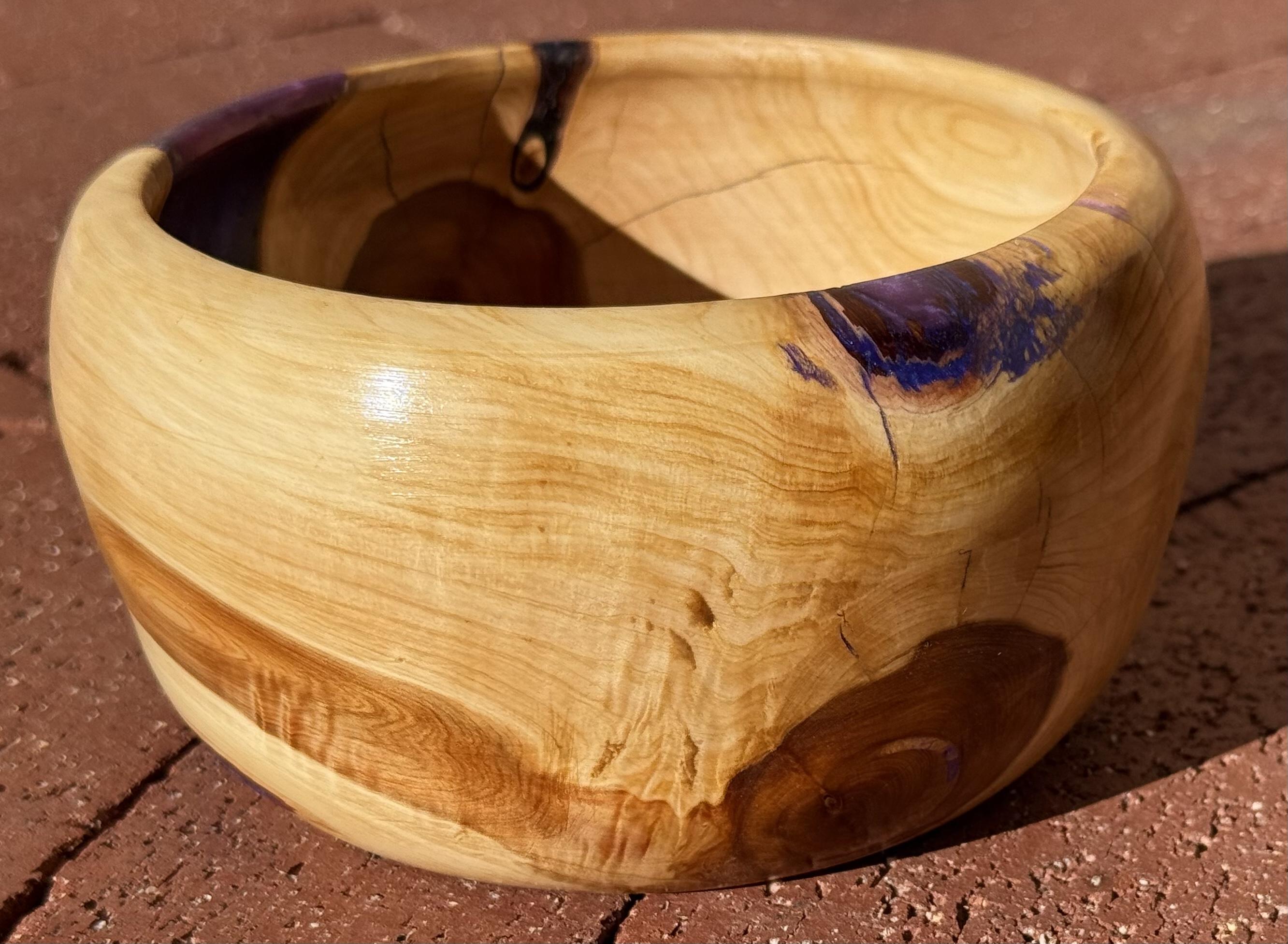 Side view of the bowl, showing the other end of the main pith of the trunk of the tree.