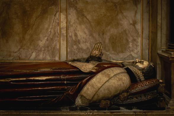 Close-up of an effigy of a deceased nobleman.
